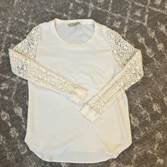 Loft Circle Lace Sleeve Blouse - Picture 4 of 11